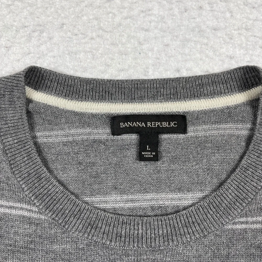 Banana Republic Sweater Mens Large Grey Striped‎ Merino Wool Blend Crew Neck